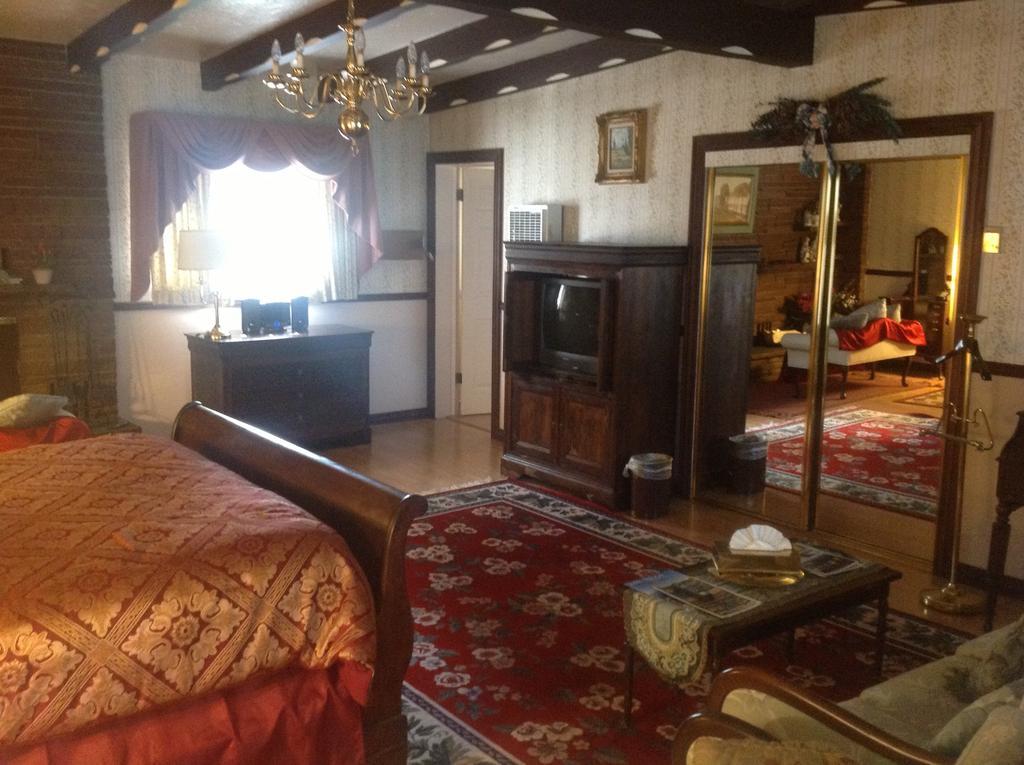 Tahoe Chalet Inn, The Theme Inn Lake Tahoe Room photo